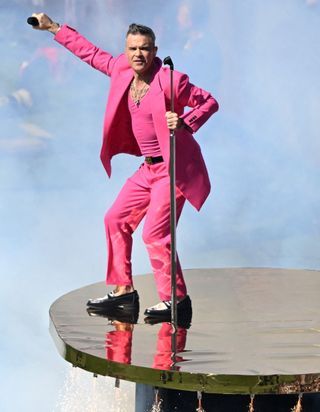 « Je ne désire pas être compris, mais aimé » : rencontre avec l'imprévisible Robbie Williams