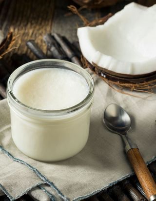 Ricin, coco, olive… quelle huile végétale pour mes cheveux ?